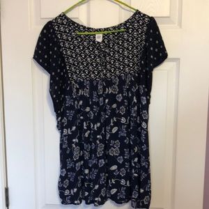 Gap Navy flowered blue dressy top